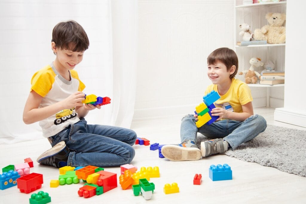 Tummy time – dlaczego jest tak ważny i jak go wprowadzać?